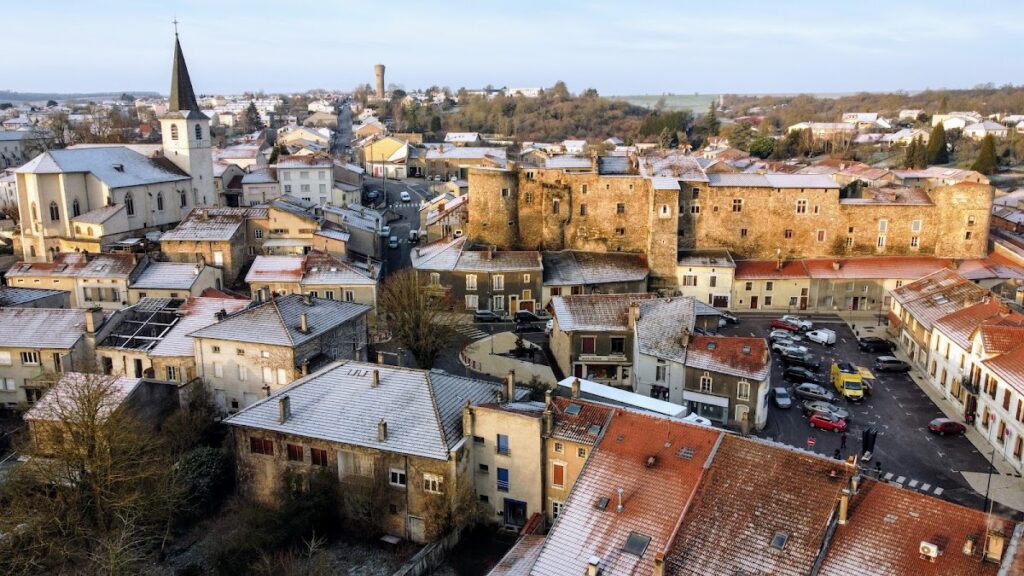 Château de Dieulouard: A Historic Fortress in France 4 Château de Dieulouard
