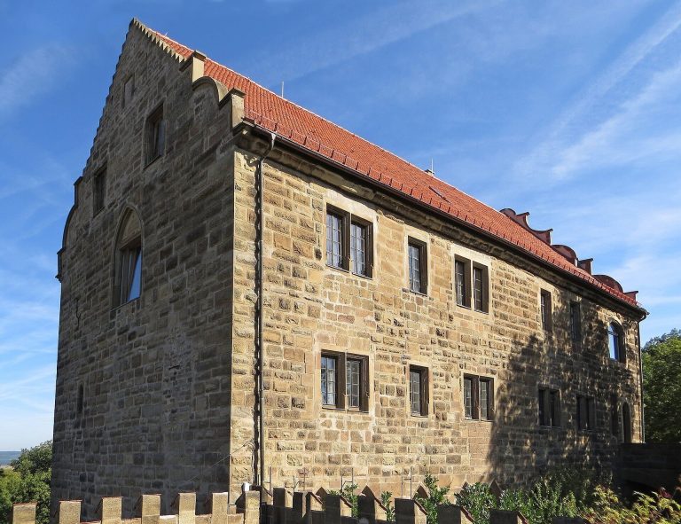 Magenheim Castle: A Staufer Fortress in Germany