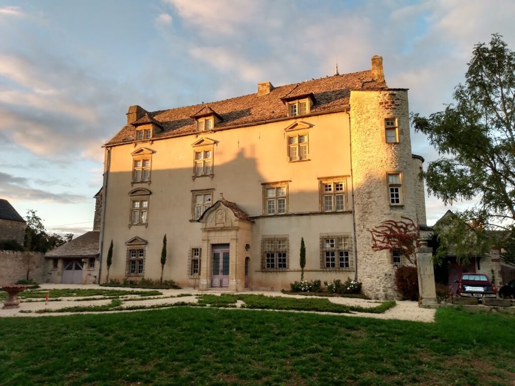 Château de Balsac: A Historic Medieval and Renaissance Castle in Druelle Balsac, France 3 Château de Balsac