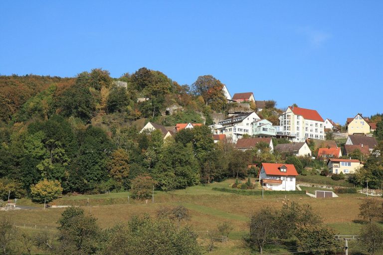 Burgruine Osternohe: A Medieval Noble Castle and Administrative Seat in Germany