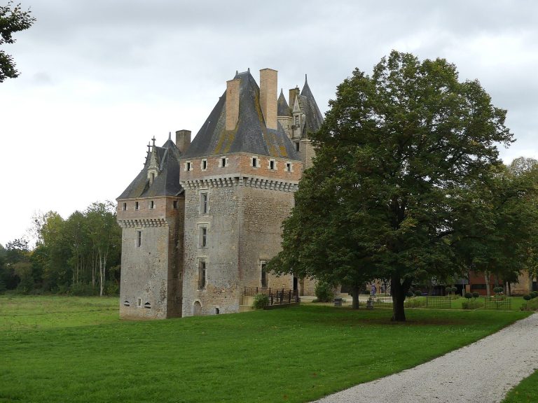 Château de Verdelles: A Late-Medieval Castle in France