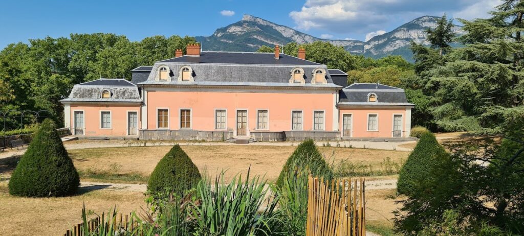 Château de Buisson-Rond: A Historic Residence and Civic Building in Chambéry 2 Château de Buisson-Rond