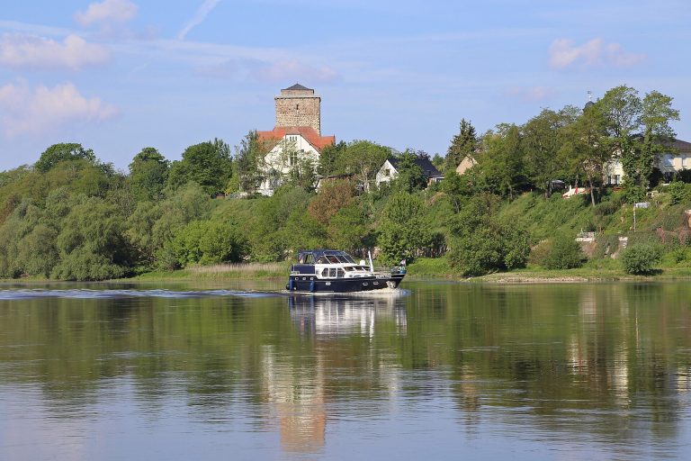 Rogätz Castle: A Saxon Frontier Fortress and Alvensleben Estate in Germany