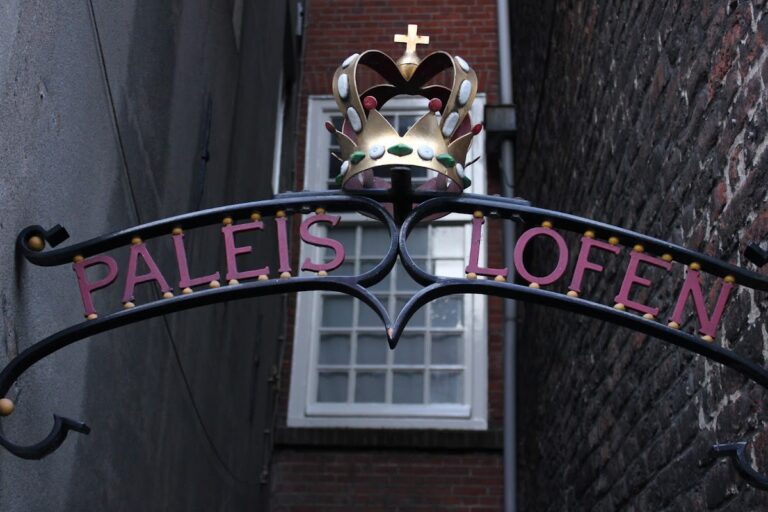 Paleis Lofen: An Imperial Palace in Utrecht