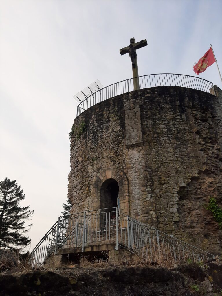 motte du Plessis-Lastelle: Medieval Castle Mound and Fortified Site 1 motte du Plessis-Lastelle