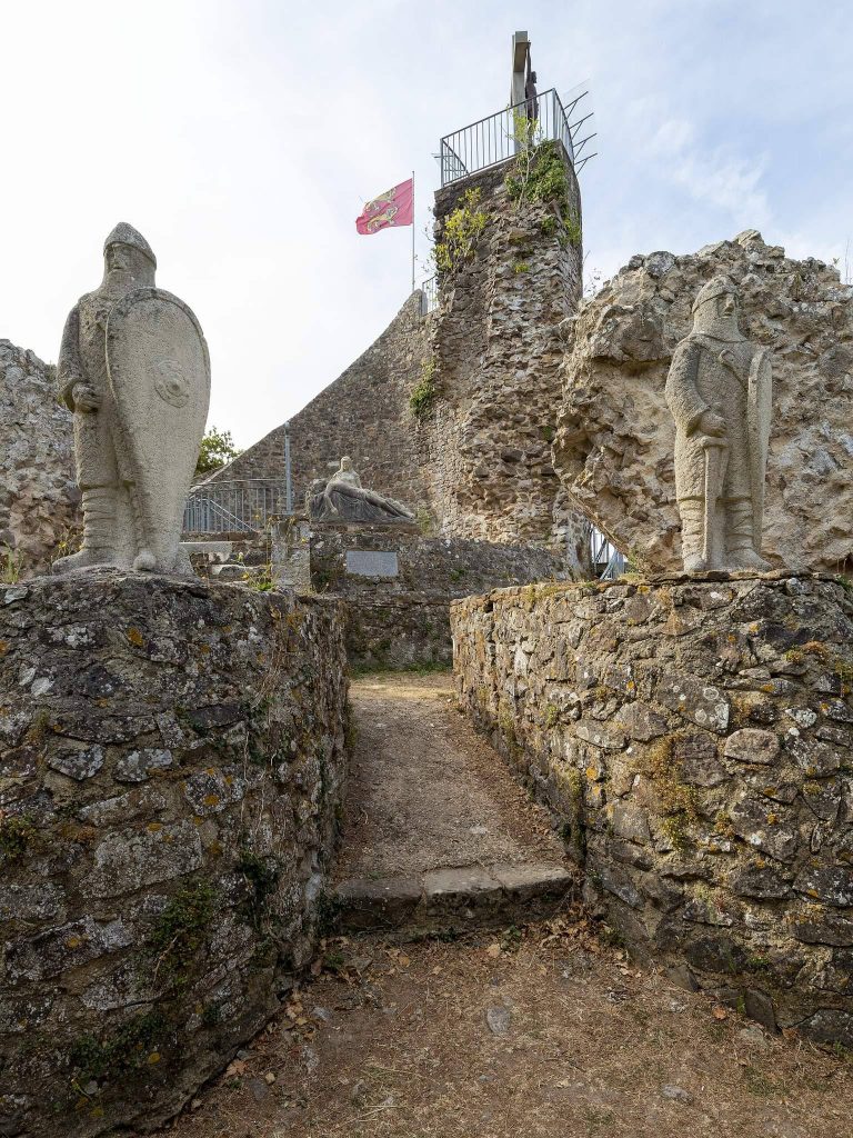 motte du Plessis-Lastelle: Medieval Castle Mound and Fortified Site