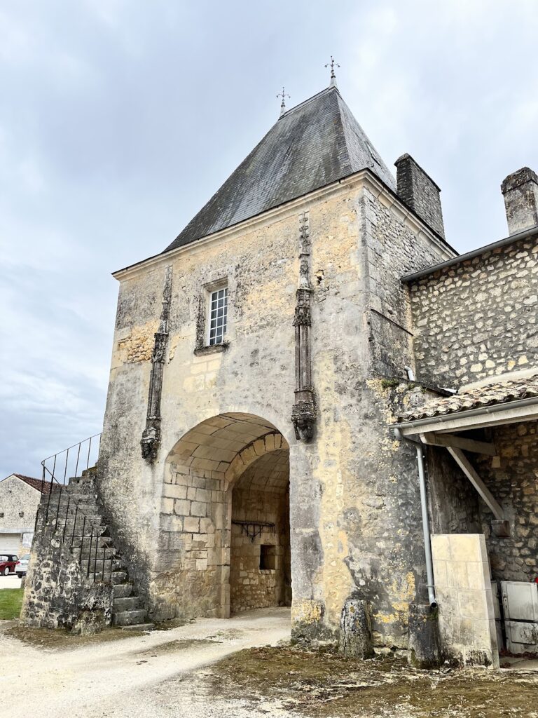 Château de Plassac: A Fortified Castle Transformed into an Eighteenth-Century Château 2 Château de Plassac