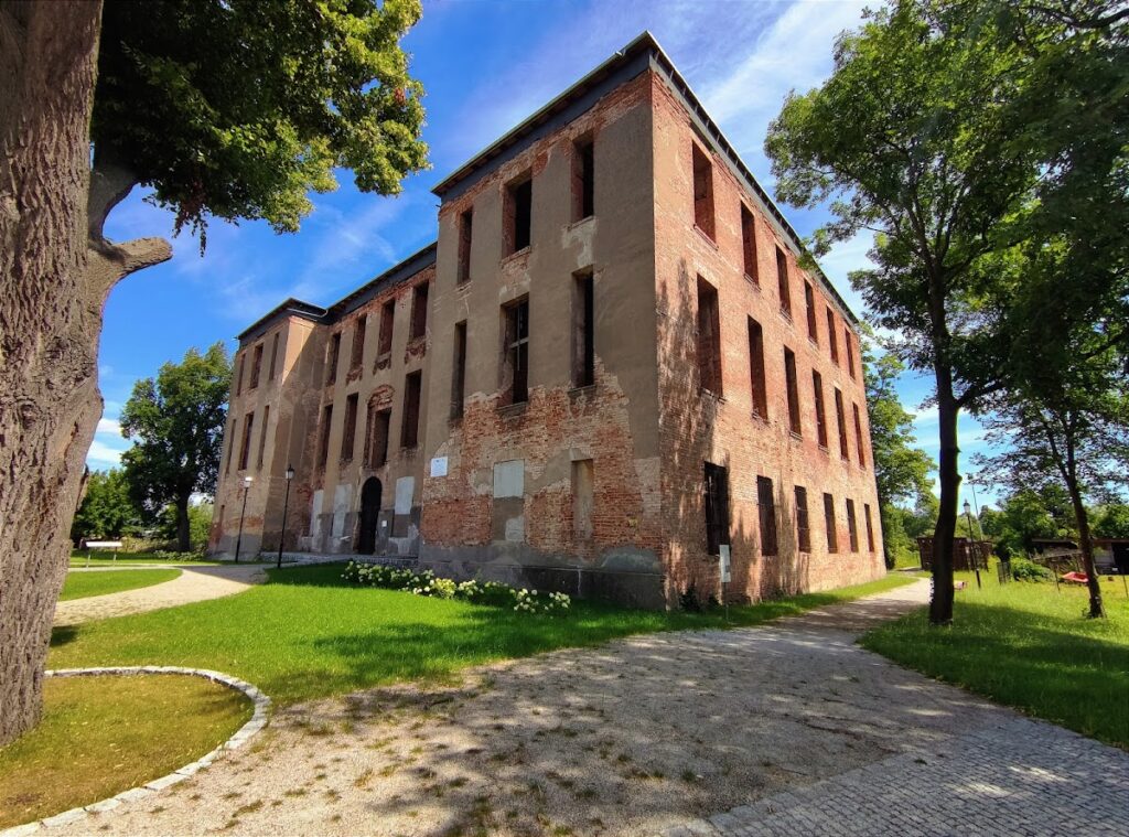 Joannites Castle in Słońsk: Seat of the Order of Saint John 1 Joannites Castle in Słońsk