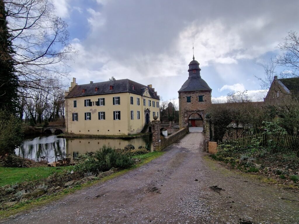 Burg Morenhoven: A Historic Water Castle in Swisttal, Germany 6 Burg Morenhoven