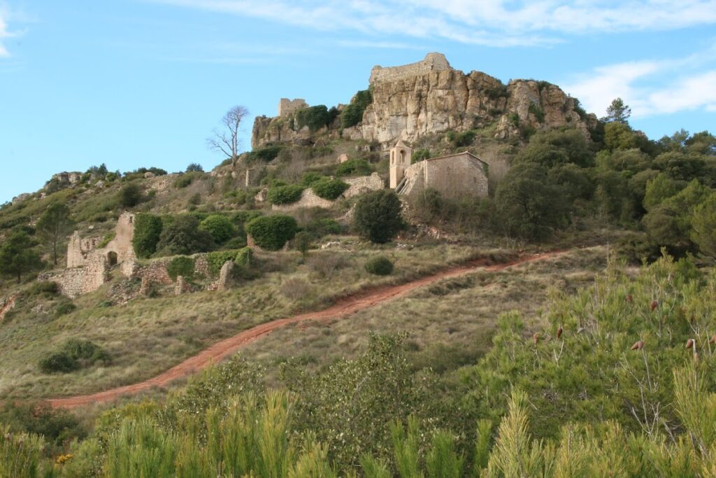 Castell de Selmella: A Romanesque Medieval Fortification in Spain 1 Castell de Selmella