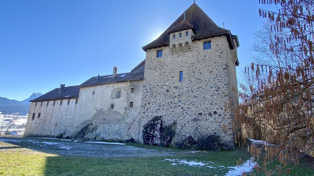 Vaulruz Castle: A Former Savoyard Fortress in Switzerland 2 Château de Vaulruz