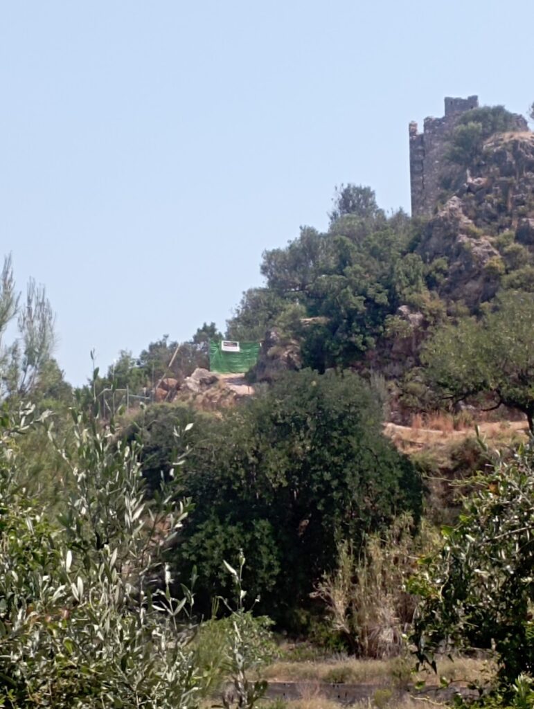 Castell de Rebollet: An Islamic-Origin Fortress in Valencia, Spain 1 Castell de Rebollet