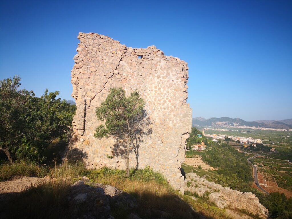 Castell de Rebollet: An Islamic-Origin Fortress in Valencia, Spain 2 Castell de Rebollet