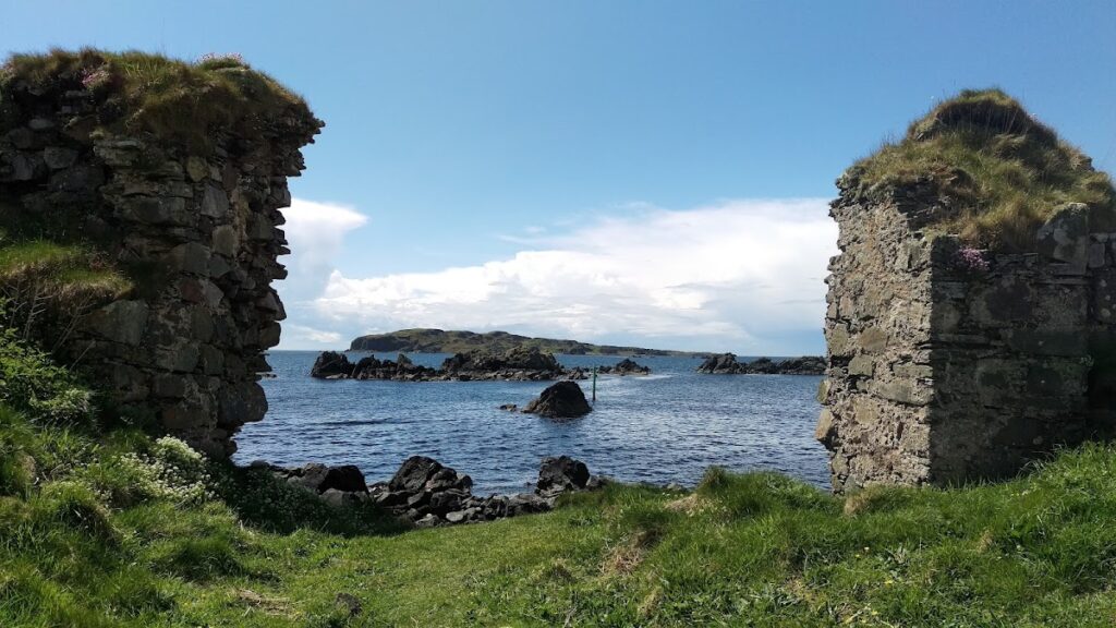 Dunyvaig Castle: A MacDonald Stronghold and Naval Base on Islay 2 Dunyvaig Castle