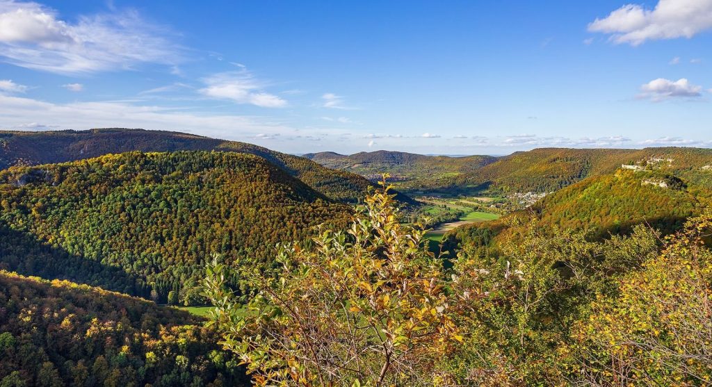 Runder Berg: A Multi-Period Highland Settlement near Bad Urach, Germany 2 Runder Berg