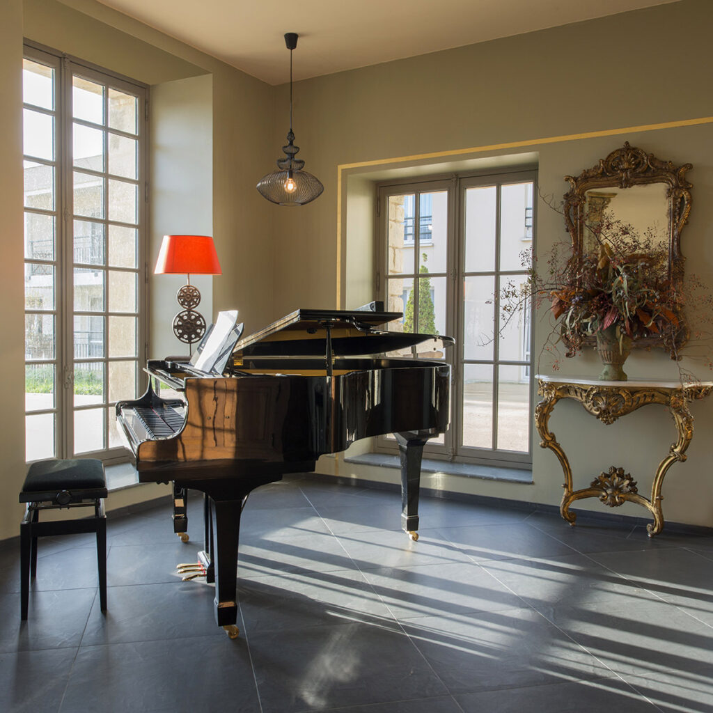 Château de Neuville-sur-Oise: A Historic French Noble Estate 8 Château de Neuville-sur-Oise