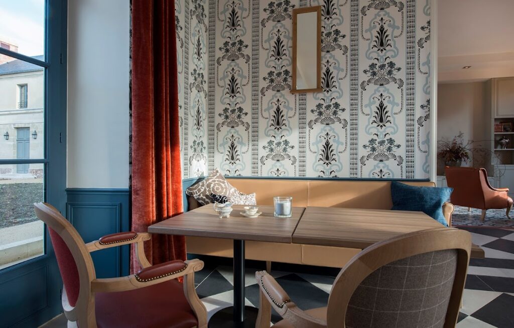 Château de Neuville-sur-Oise: A Historic French Noble Estate 9 Château de Neuville-sur-Oise