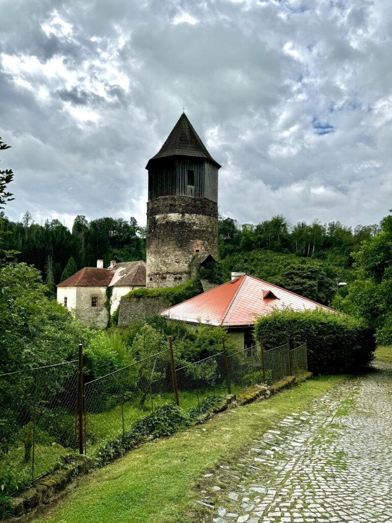 Pirkštejn: A Gothic Castle at Rataje nad Sázavou 2 Pirkštejn