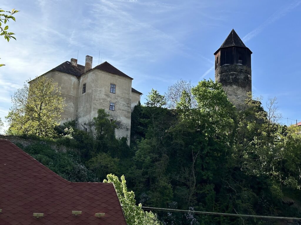 Pirkštejn: A Gothic Castle at Rataje nad Sázavou 3 Pirkštejn
