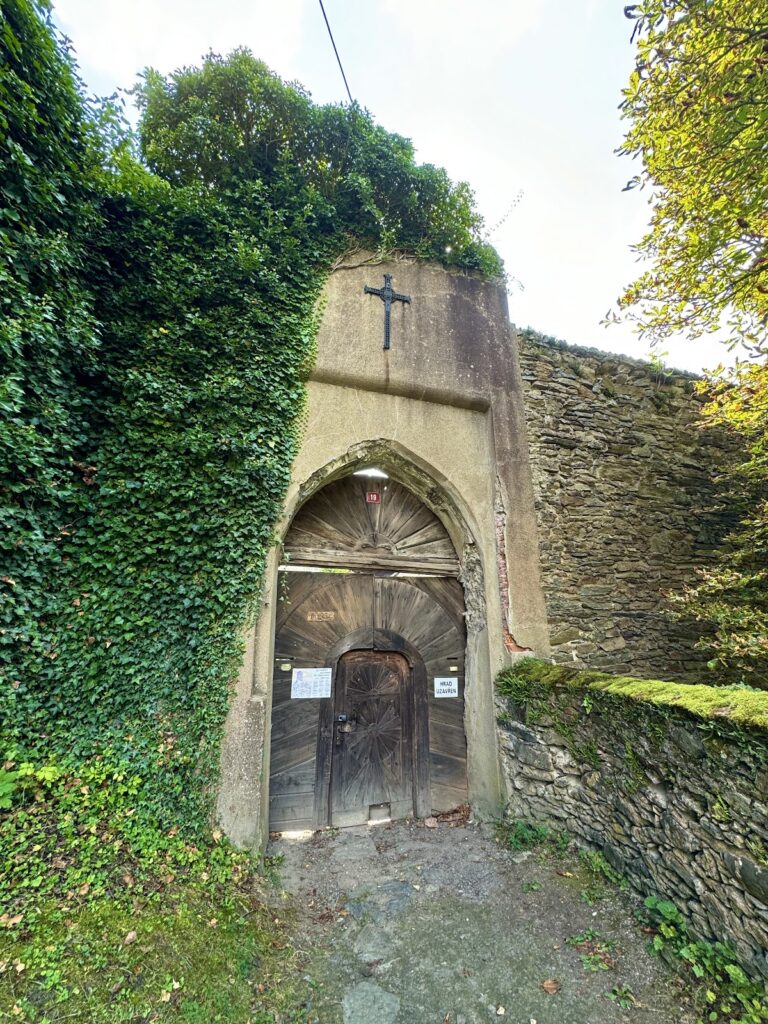 Pirkštejn: A Gothic Castle at Rataje nad Sázavou 4 Pirkštejn
