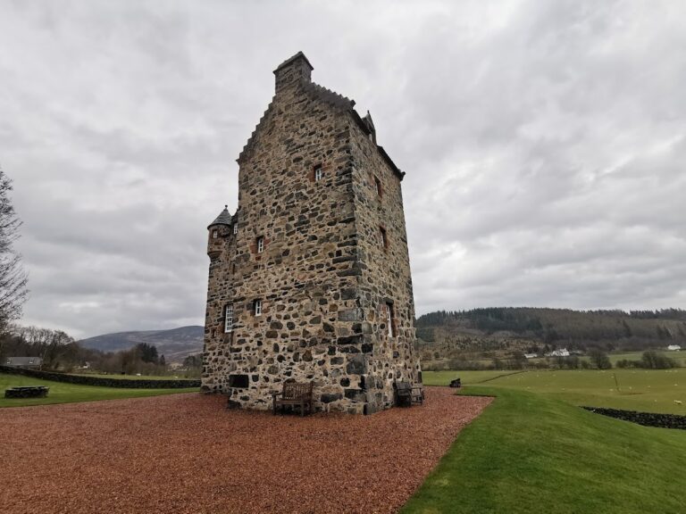 Fortar Castle: A 16th-Century Scottish Fortified Residence in Angus