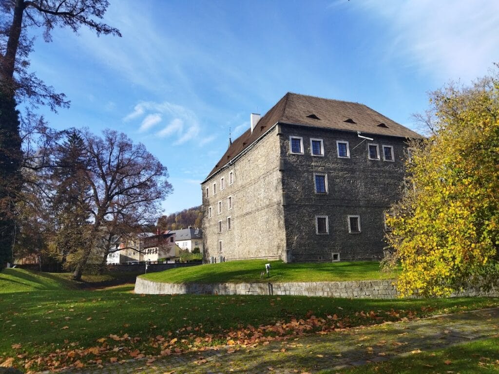 Vodní tvrz Jeseník: A Historic Fortified Site in the Czech Republic 6 Vodní tvrz Jeseník
