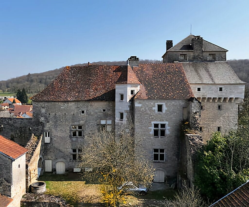 Château de Vallerois-le-Bois: A Fortified Castle in France 2 Château de Vallerois-le-Bois