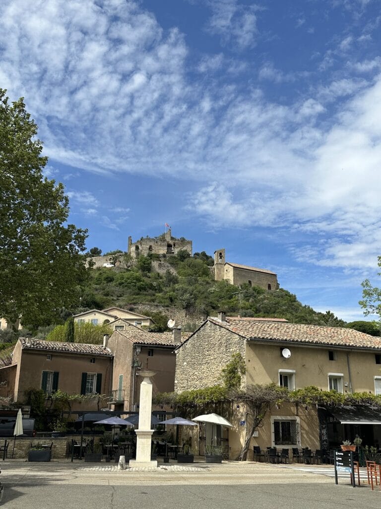 Château d’Entrechaux: A Medieval Fortified Castle Complex in France 5 Château d'Entrechaux