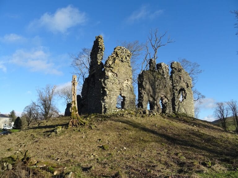 Crawford Castle: A Historic Fortification in Scotland