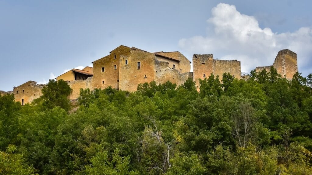 Camponeschi Castle: A Medieval Fortified Village in Prata d'Ansidonia, Italy 7 Camponeschi Castle