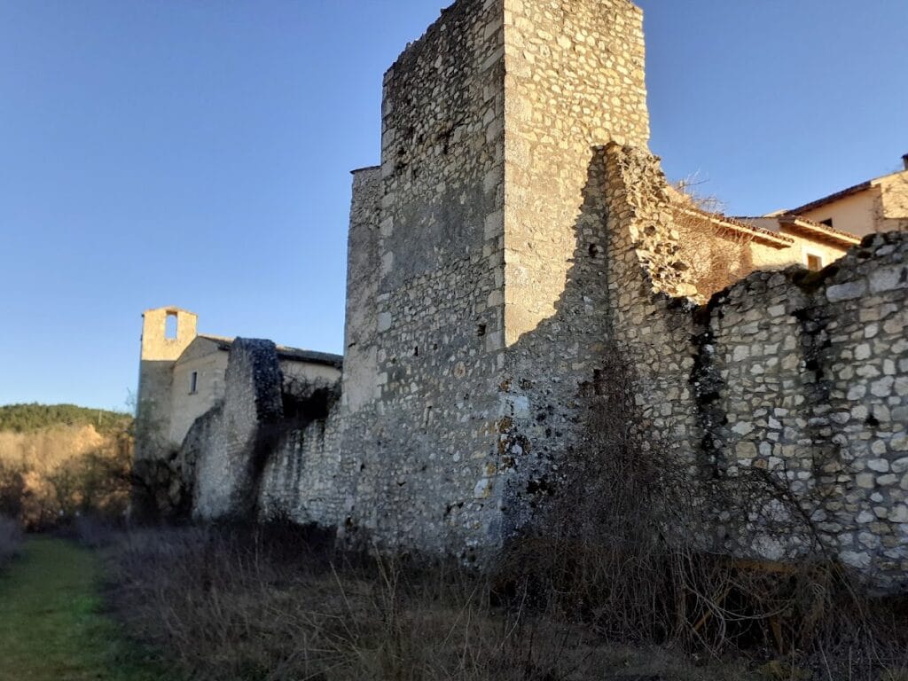 Camponeschi Castle: A Medieval Fortified Village in Prata d'Ansidonia, Italy 9 Camponeschi Castle
