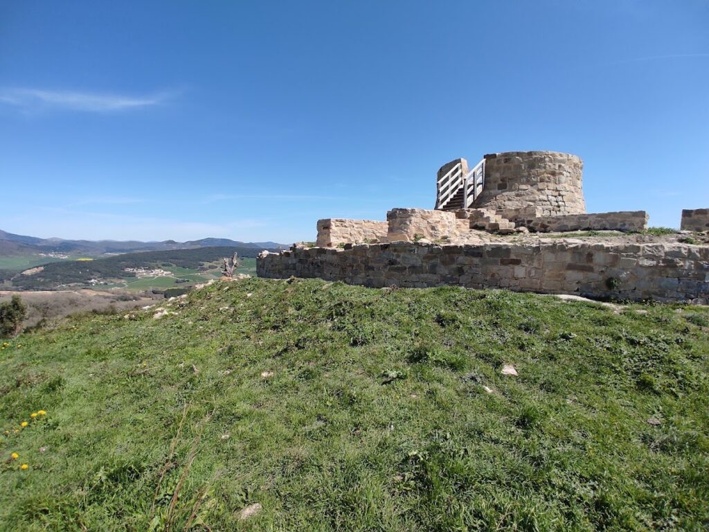 Castle of Garaño: A Medieval Fortress in Navarra, Spain 6 Castle of Garaño