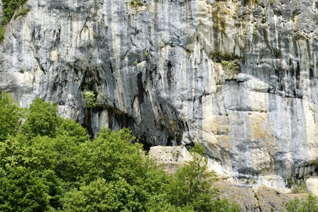 Balm Ruins: A Medieval Cave Stronghold in Switzerland 1 Balm ruins