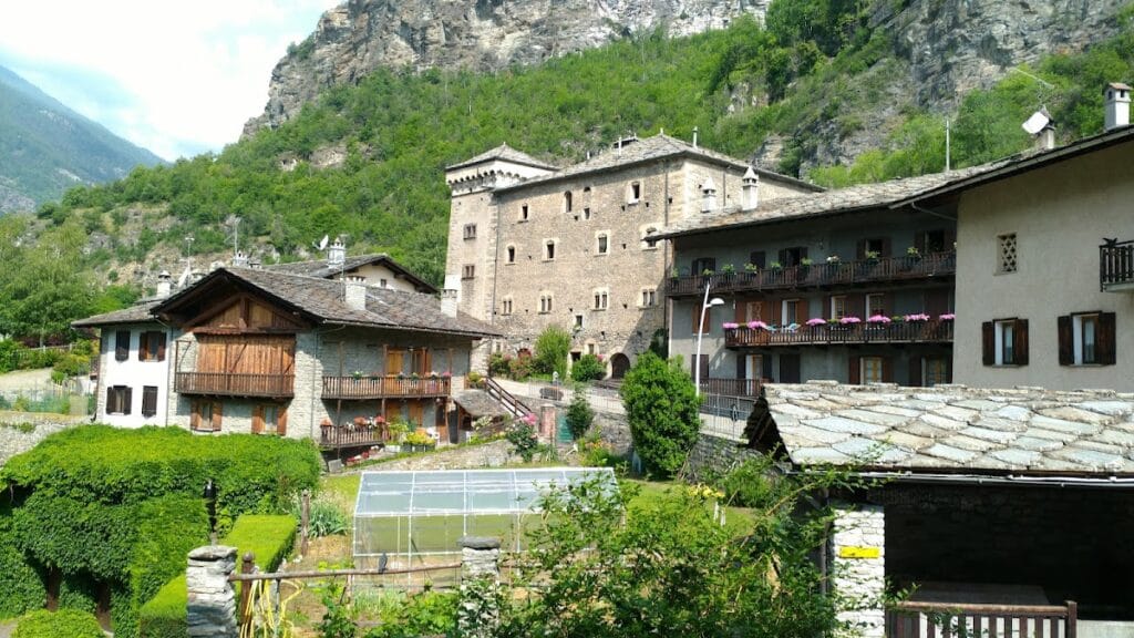 Avise Castle: A Fifteenth-Century Fortified Residence in Italy 4 Avise Castle
