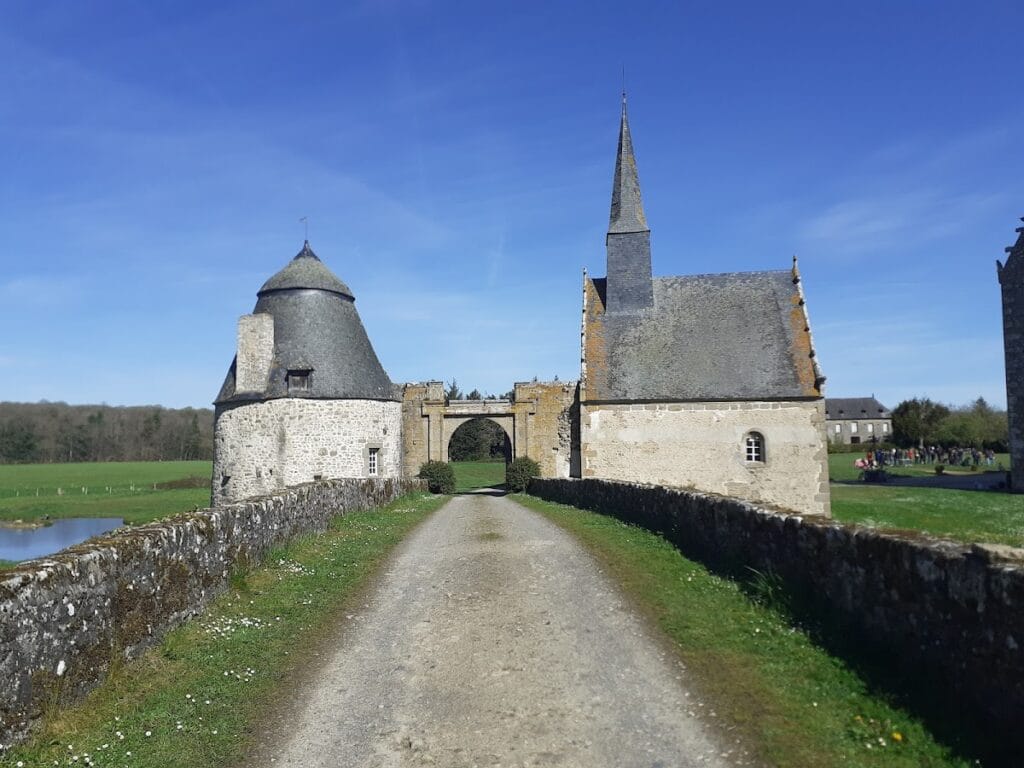 Château de Bourgon: A Historic 15th-Century Castle in Montourtier, France 7 Château de Bourgon