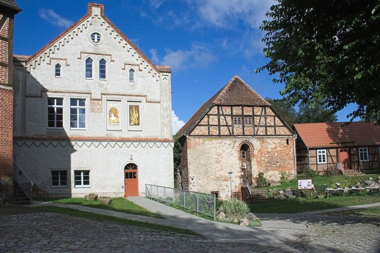 Burg Wredenhagen: A Medieval Castle and Ducal Estate in Germany
