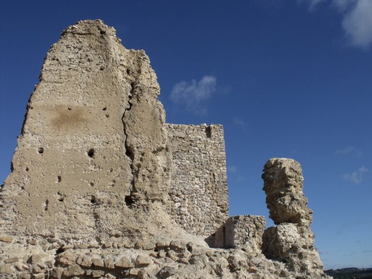 Castle of Turís: An Arab-Origin Fortress in Valencia, Spain
