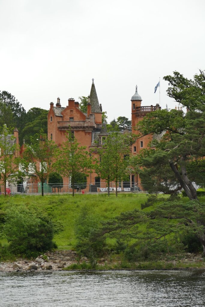 Aldourie Castle