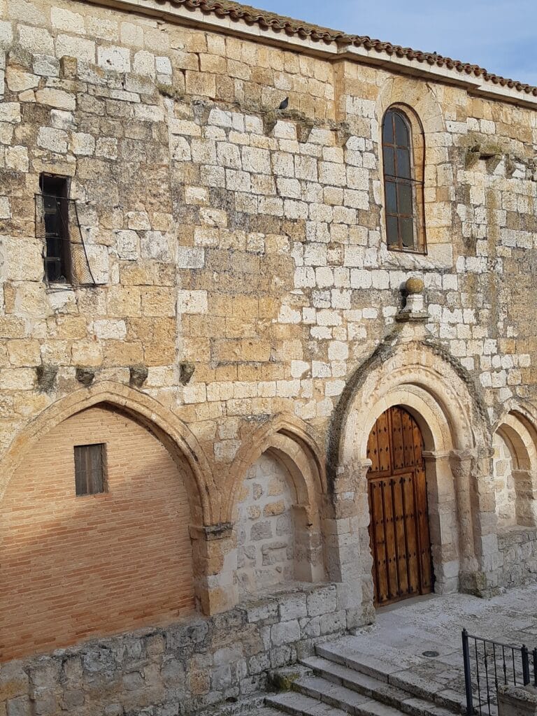 Palacio de los Zúñiga: A Fortified Gothic Palace in Spain 3 Palacio de los Zúñiga