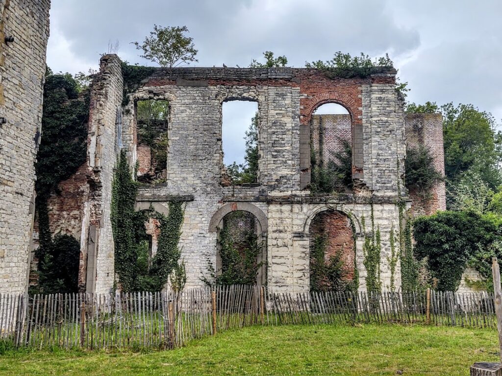Prinsenkasteel: A Historic Castle Ruin in Grimbergen, Belgium 8 Prinsenkasteel