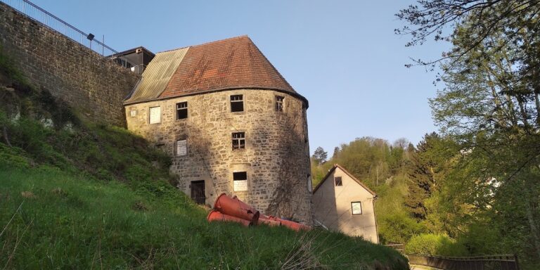 Burg Wehlen: A Medieval Fortress Overlooking the Elbe River in Germany