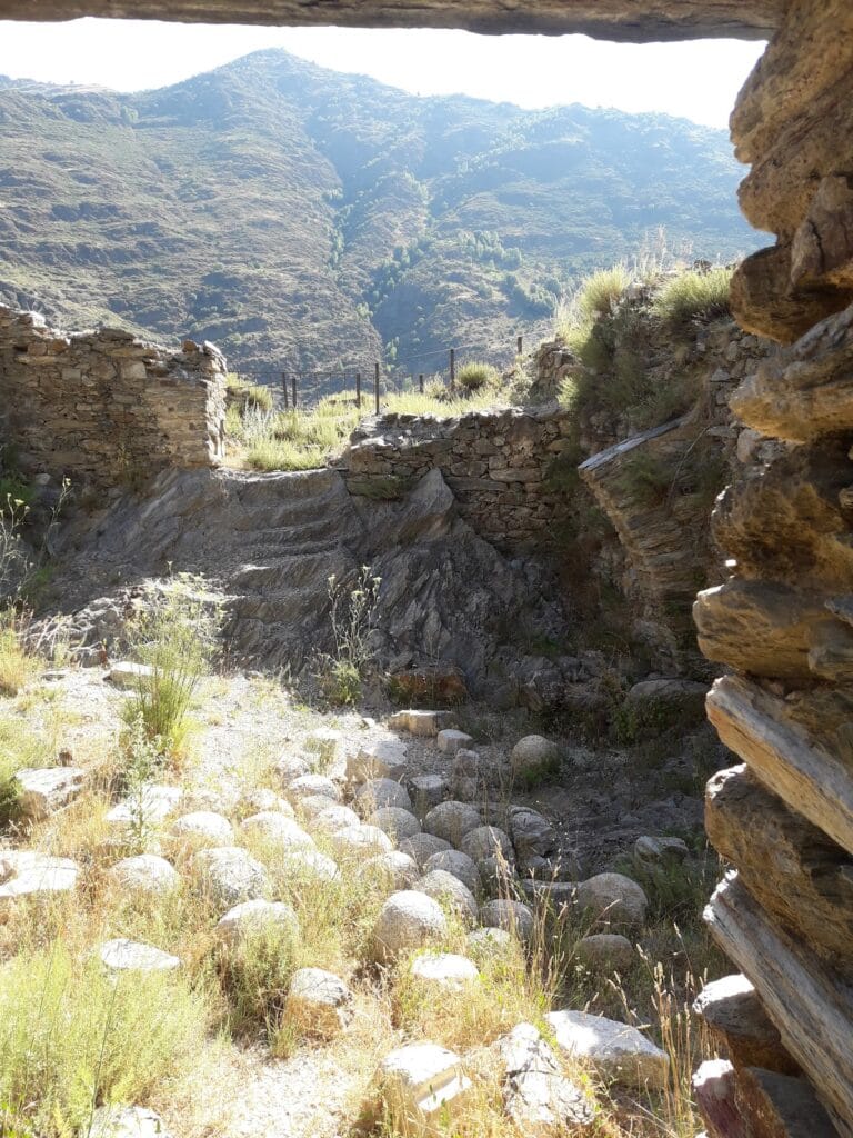 Castell de València d'Àneu: A Medieval Fortress in Spain 4 Castell de València d'Àneu