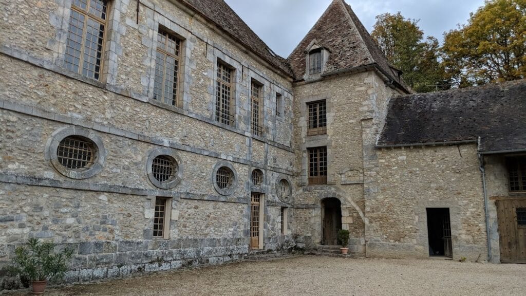Château de Villeconin: A Medieval Castle in France 1 Château de Villeconin