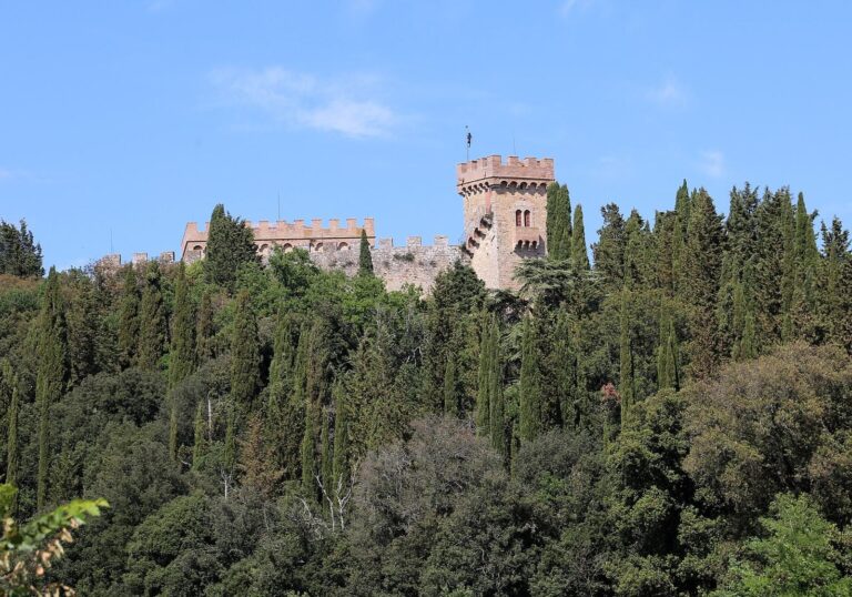 Castello di Strozzavolpe: A Medieval Castle near Poggibonsi, Italy