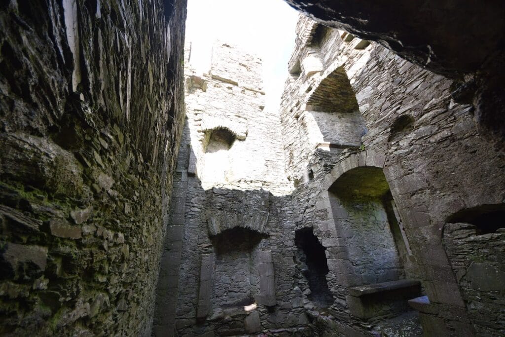 Cardoness Castle: A Late Medieval Scottish Tower House 8 Cardoness Castle