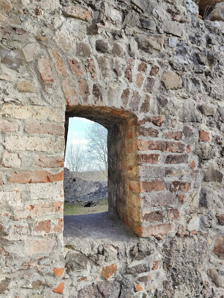 Burg Wolkenberg: A Medieval Hilltop Castle Ruin in Germany 4 Burg Wolkenberg