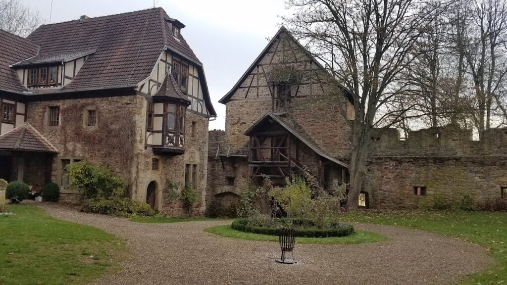 Castle Bibra