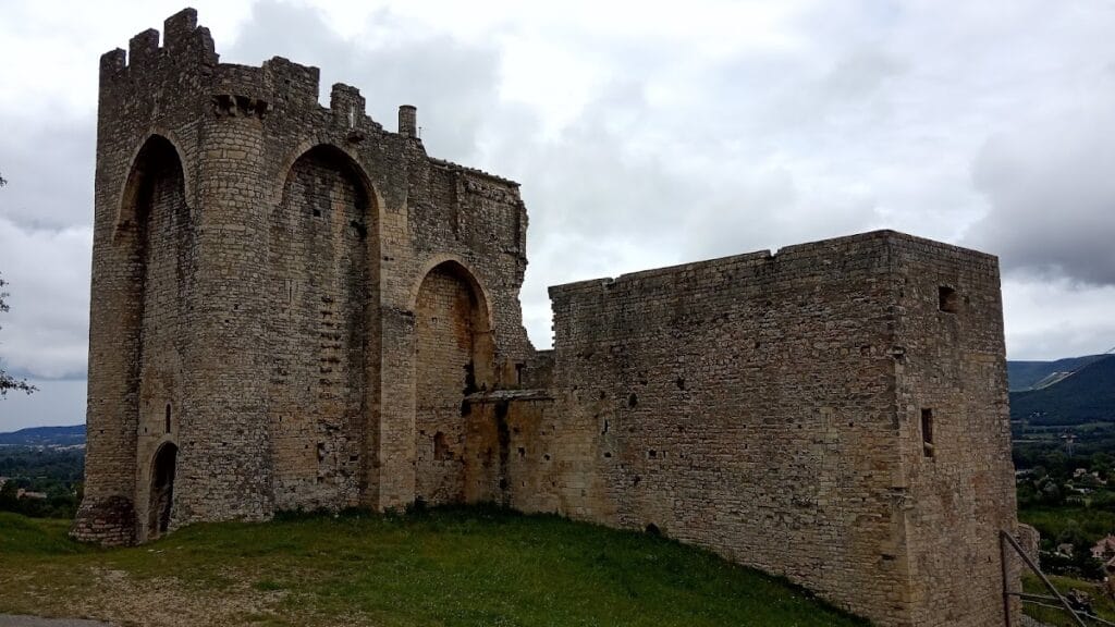 Château de Cruas: A Fortified Benedictine Abbey Complex in France 1 Château de Cruas