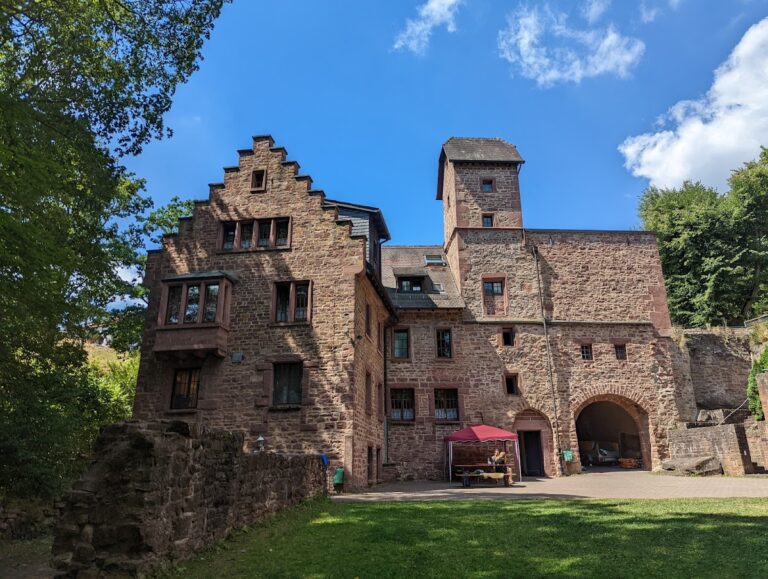 Burg Steinegg: A Medieval and Renaissance Castle in Neuhausen, Germany