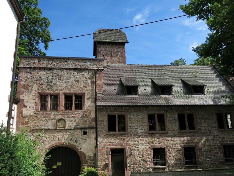 Burg Steinegg (Neuhausen): A Late-Medieval Castle and Protestant Parish Centre